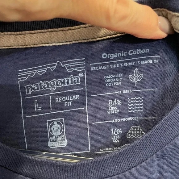 Classic Patagonia T Shirt – navy blue unisex large casual cut sustainable - Picture 5 of 6